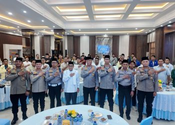 Kegiatan tersebut, dibuka secara langsung oleh Kapolda Kalteng Irjen Pol Iwan Kurniawan, didampingi Wakapolda Brigjen Pol Drs. Yosi Muhamartha, dan sejumlah pejabat utama Polda serta turut dihadiri ketua MUI Kalteng dan para pengurus OKP se-Kalteng.