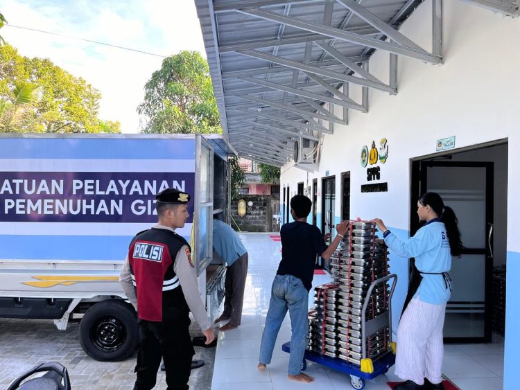 Pengawalan dimulai dari Dapur SPPG Polresta Palangka Raya di Jalan Patin, Kelurahan Bukit Tunggal, dengan sasaran sejumlah sekolah penerima manfaat di wilayah Kota Palangka Raya.