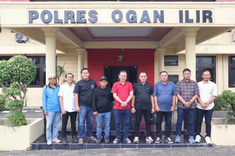 Satuan Intelkam Polres Ogan Ilir melaksanakan kegiatan penggalangan terhadap tokoh masyarakat dalam rangka memperkuat sinergi dan dukungan kepada Polri guna mewujudkan situasi keamanan dan ketertiban masyarakat (kamtibmas) yang aman dan kondusif di wilayah Kabupaten Ogan Ilir, Kamis (26/2/2026).