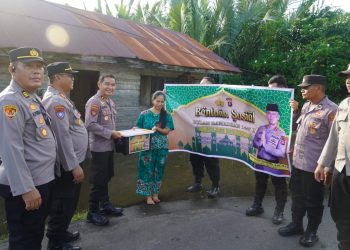 Jajaran Polres Seruyan menyalurkan Bantuan Sosial (Bansos) kepada lima orang warga kurang mampu di Desa Sungai Undang, Kecamatan Seruyan Hilir, Kabupaten Seruyan, Sabtu (28/2/2026) sore.
