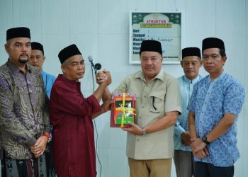 Tim Safari Ramadan Pemerintah Kabupaten (Pemkab) Nagan Raya yang dipimpin Bupati TR. Keumangan, S.H., M.H., melaksanakan kunjungan ke Kecamatan Darul Makmur, Selasa (24/2/2026) malam