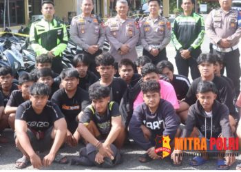 Tim gabungan dari Satlantas, Satsamapta, dan Piket Fungsi Polres Wajo turun langsung melakukan penertiban. Operasi ini dipimpin oleh Kasatlantas AKP Riayanda Putra, S.Tr.K., S.I.K., M.H., yang memimpin pengamanan secara langsung di lokasi.