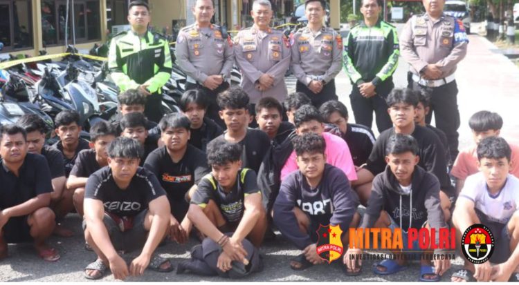 Tim gabungan dari Satlantas, Satsamapta, dan Piket Fungsi Polres Wajo turun langsung melakukan penertiban. Operasi ini dipimpin oleh Kasatlantas AKP Riayanda Putra, S.Tr.K., S.I.K., M.H., yang memimpin pengamanan secara langsung di lokasi.