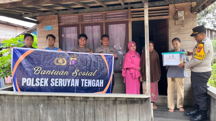 Pada Selasa, 03 Maret 2026, pukul 10.00 WIB, personel Polsek Seruyan Tengah bersama pengurus Bhayangkari melaksanakan kegiatan Bantuan Sosial (Bansos) di Kelurahan Rantau Pulut, Kecamatan Seruyan Tengah, Kabupaten Seruyan, Provinsi Kalimantan Tengah. Selasa 3/3/2026.