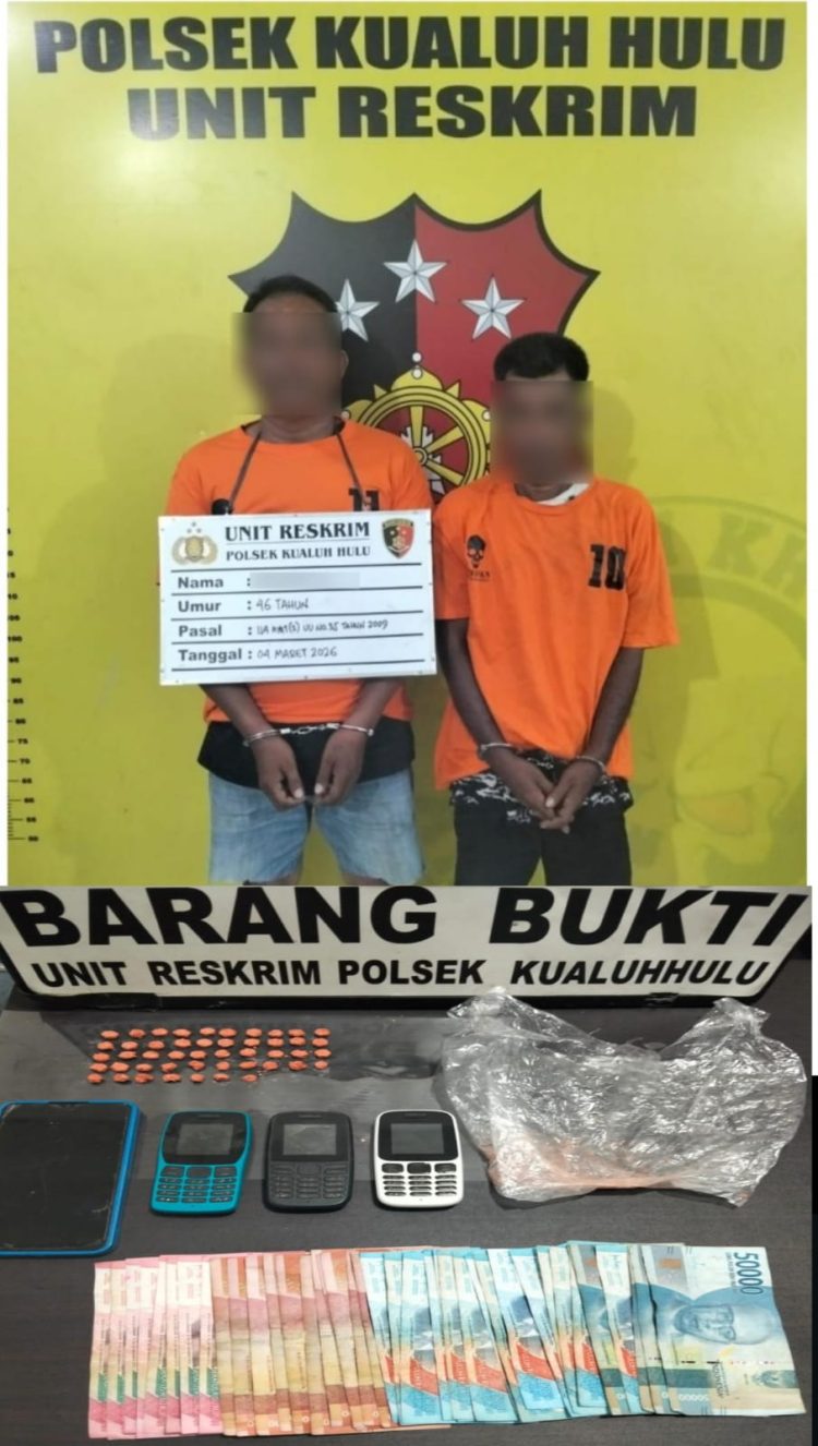 petugas mengamankan dua pria berinisial IS (47) dan AG (41), keduanya warga Kecamatan Datuk Bandar, Kota Tanjung Balai. Dari tangan para tersangka, polisi menemukan barang bukti berupa 47 butir pil ekstasi warna oranye dengan berat bruto 18,29 gram, empat unit handphone berbagai merek, uang tunai Rp3.000.000, serta satu unit sepeda motor Honda Vario warna merah BK 6259 QAI.
