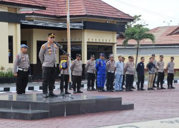 Kapolres Seruyan, AKBP BEDDY SUWENDI, S.H., S.I.K., memimpin langsung kegiatan end-of-day briefing atau apel penutupan tugas kepada jajaran personel Polres Seruyan pada Kamis, 05 Maret 2026, sekitar pukul 15.30 WIB.