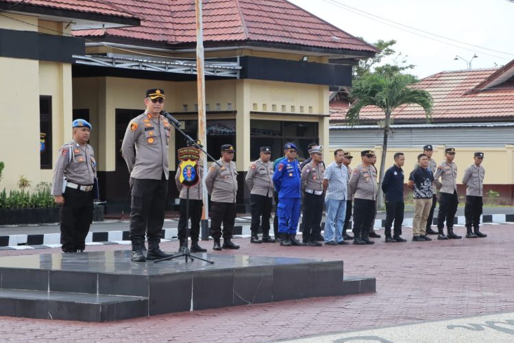 Kapolres Seruyan, AKBP BEDDY SUWENDI, S.H., S.I.K., memimpin langsung kegiatan end-of-day briefing atau apel penutupan tugas kepada jajaran personel Polres Seruyan pada Kamis, 05 Maret 2026, sekitar pukul 15.30 WIB.