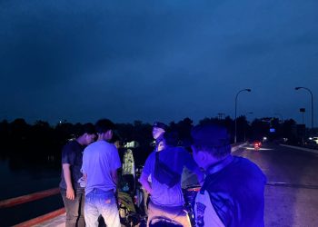 personel Polsek Tanjung Raja melaksanakan kegiatan patroli subuh di sejumlah titik yang dianggap rawan terjadinya gangguan kamtibmas, Jumat (06/03/2026).
