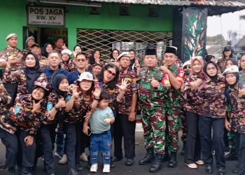 Persatuan Wartawan Duta Pena Indonesia (PWDPI) Jawa Tengah berkolaborasi dengan Forum Komunikasi Putra Putri Purnawirawan TNI–Polri dan Putra Putri TNI–Polri (FKPPI) Kota Semarang menggelar aksi sosial pembagian takjil.