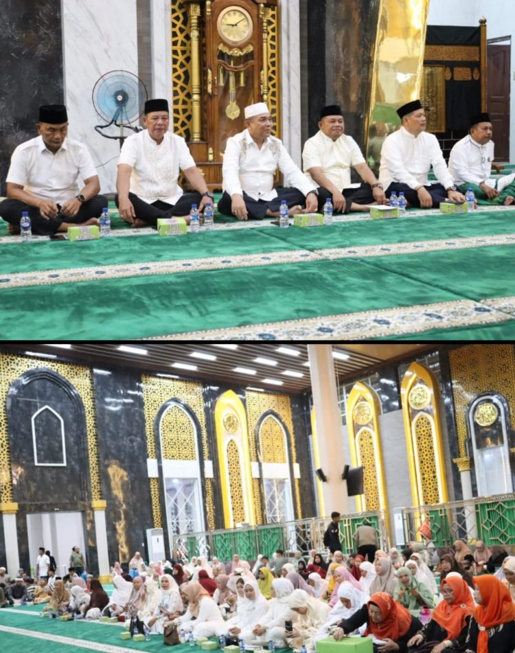 Wakapolres Labuhanbatu Kompol H. Matondang, S.H., M.H. bersama para Pejabat Utama menghadiri kegiatan Peringatan Malam Nuzulul Qur’an 17 Ramadhan 1447 H / 2026 M yang digelar di Masjid Raya Al-Ikhlas Asrama Haji Ujung Bandar, Jalan SM. Raja Rantauprapat, Kabupaten Labuhanbatu, Sabtu (07/03/2026).