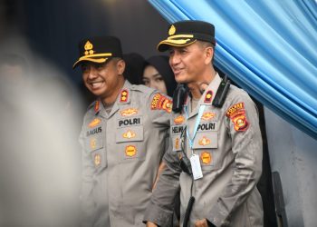 Kapolres Ogan Ilir AKBP Bagus Suryo Wibowo, S.I.K yang tampak turun langsung bersama Waka Polres Kompol Helmi Ardiansyah, turun langsung mengatur personil mulai dari persiapan hingga kedatangan Kapolri untuk memastikan serta mengantisipasi gangguan Kamtibmas.