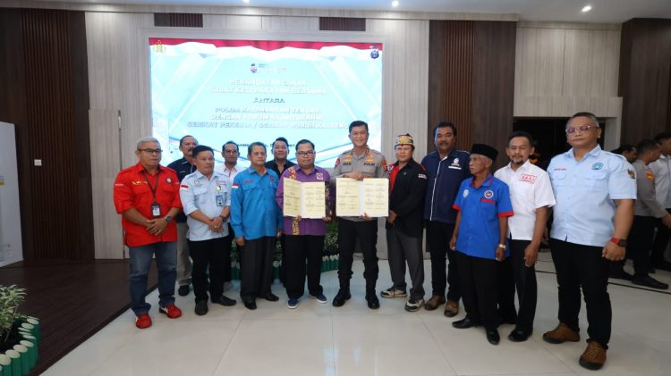 Kerjasama ini ditandai dengan penandatanganan nota kesepahaman (MoU) oleh Kapolda Kalteng Irjen Pol Iwan Kurniawan, bersama Ketua PD FSP Parekraf KSPSI Kalteng Adi Abdian Noor, di Lobi Mapolda setempat, Jl. Tjilik Riwut Km.1, Kota Palangka Raya, Senin (9/03/2025).