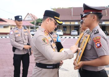 Upacara PTDH tersebut dipimpin langsung oleh Kapolres Seruyan AKBP BEDDY SUWENDI, S.H., S.I.K, selaku Inspektur Upacara.