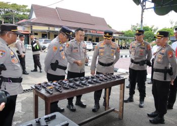 Senin pagi 09 Maret 2026 pukul 08.30 WIB, telah dilaksanakan kegiatan Pengecekan Senjata Api (Senpi) dan Amunisi Inventaris milik Polres Seruyan. Kegiatan ini merupakan bagian dari upaya pengawasan dan pengendalian internal guna memastikan kesiapan personel dalam melaksanakan tugas.