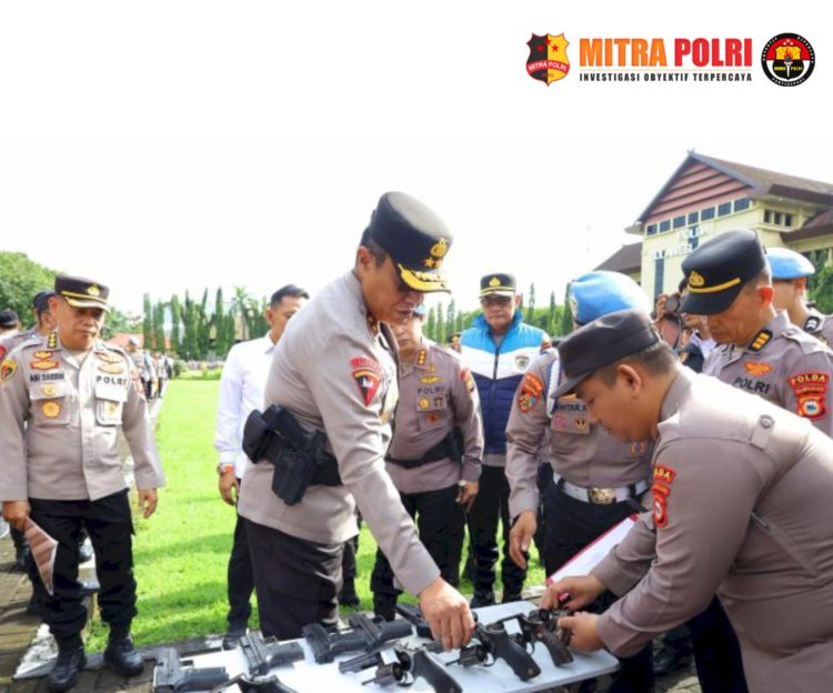 Kapolda Sulawesi Selatan Irjen Pol. Djuhandhani Rahardjo Puro, S.H., M.H. memimpin langsung apel pengecekan senjata api (senpi) secara serentak di lingkungan Polda Sulsel sekaligus menyambut kepulangan personel Satuan Brimob Polda Sulsel yang baru saja menyelesaikan tugas Operasi Aman Nusa II di Provinsi Aceh.