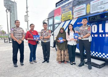 Kegiatan pelayanan yang dilaksanakan oleh Unit Regident Satlantas Polresta Palangka Raya ini berlangsung di Pos Lantas Bundaran Besar, yang menjadi salah satu pusat keramaian masyarakat saat menunggu waktu berbuka puasa.