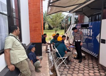 Satuan Lalu Lintas (Sat Lantas) Polres Seruyan melaksanakan pelayanan SIM Keliling kepada masyarakat di Halaman Kantor Besar PT. Sawitmas Nugraha Perdana, Kecamatan Pembuang Hulu, Hanau, Kabupaten Seruyan, pada Rabu (11/3/2026) pagi.