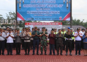 Komandan Kodim 0207/Simungun Letkol Inf. Gede Agus Dian Pringgana, S.Sos.,M.M.A.S.,M.Han. menghadiri Apel gelar pasukan operasi kepolisian terpusat "Ketupat Toba-2026 Polres Simalungun, dalam rangka pelayanan perayaan Idul Fitri 1447 H Ta. 2026 diwilayah Kabupaten Simalungun. Kamis (12/3/2026).