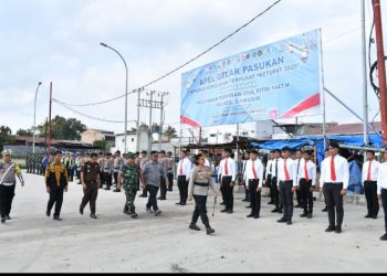 Apel gelar pasukan tersebut dipimpin langsung oleh Kapolres Samosir, AKBP Rina Sry Nirwana Tarigan, S.I.K., M.H.