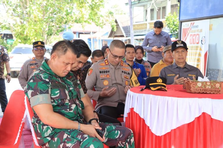 Bertempat di Kantor Satpolairud Polres Seruyan, pada Jumat pagi (13/3/26) pukul 09.00 WIB telah dilaksanakan Zoom Meeting Bazar/Pasar Murah dalam rangka "Gerakan Pangan Murah Polri Serentak" yang dilaksanakan secara serentak di seluruh Indonesia dengan melibatkan jajaran Polda dan Polres.