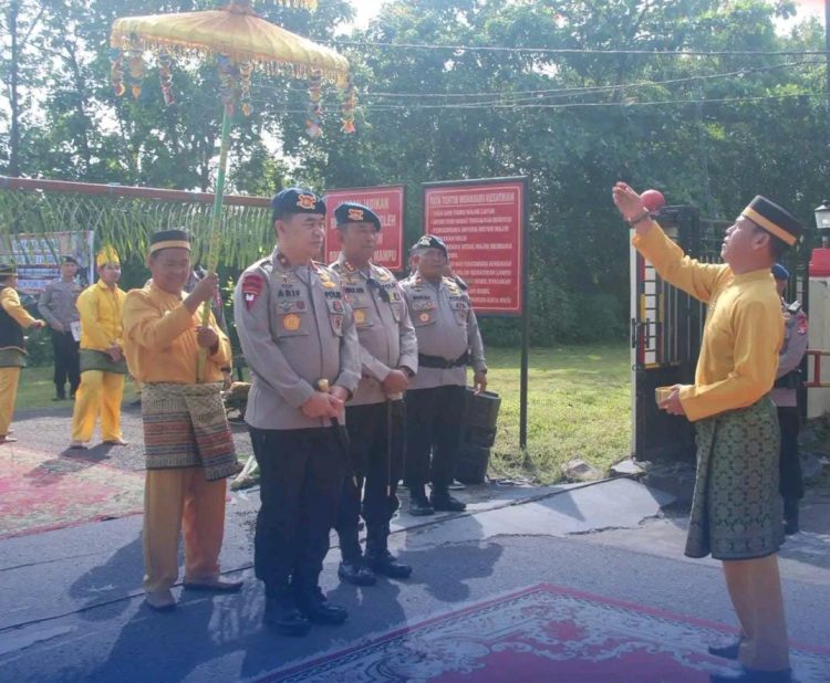 Komandan Pasukan II Korps Brimob Polri, Arif Budiman, melaksanakan kunjungan kerja ke Kompi 3 Batalyon B Pelopor Satuan Brimob Polda Kalimantan Tengah pada Kamis (12/03/2026).