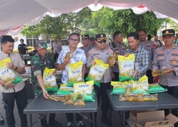 Polres Kotim jajaran Polda Kalteng dipimpin Kapolres Kotim AKBP Resky Maulana Zulkarnain, S.H., S.I.K., M.H mengikut kegiatan zoom di taman kota sampit dihadiri oleh Kabag Ops Polres Kotim beserta PJU, Bupati Kotim atau yang mewakili, Kabulog Kotim, Dinas pertanian, Dandim atau yang mewakili serta unsur terkait lainnya, pada hari Jumat pagi (13/03/2026).