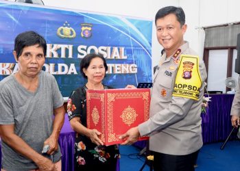 Kapolda Kalteng, Irjen Pol Iwan Kurniawan, S.I.K., M.Si. , didampingi Dirsamapta dan sejumlah pejabat utama Polda Kalteng, melaksanakan kegiatan Bakti Sosial di Gereja Kalimantan Evangelis (GKE) Panenga, Jalan Mendawai, Palangka Raya, Sabtu (14/3/2026) sore.