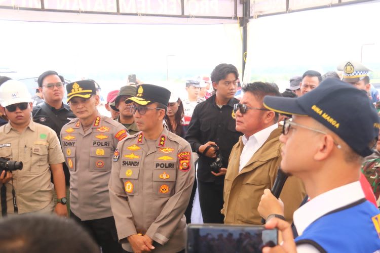Jajaran Polda Sumatera Selatan mengandangkan 113 kendaraan truk bermuatan besar di sepanjang jalur mudik Sumatera Selatan pada hari kelima Operasi Ketupat Musi 2026, Selasa (17/3/2026).
