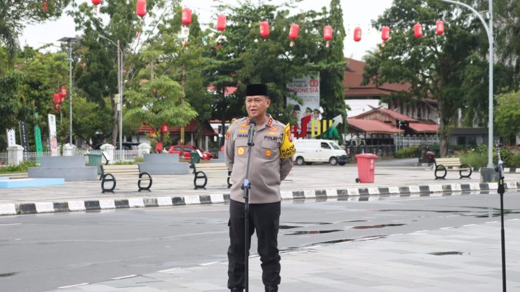 Kapolda Kalimantan Tengah (Kalteng) Irjen Pol Iwan Kurniawan, S.IK., M.Si. bersama Gubernur H. Agustiar Sabran, melepas 626 Pemudik dalam program Mudik Gratis Angkutan Lebaran 1447 Hijriah, bertempat di Bundaran Besar, Kota Palangka Raya, Rabu (18/3/2026).