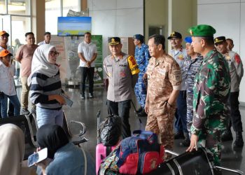 Wakil Wali Kota Sabang Suradji Junus bersama Forkopimda dan instansi terkait, melakukan pengecekan Pos Pelayanan Terpadu di Pelabuhan Balohan. Hal ini dilakukan untuk memastikan kesiapan fasilitas, personel, dan layanan bagi pemudik serta wisatawan.