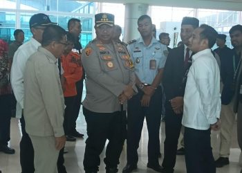 Personel Satuan Pengamanan Objek Vital (Satpamobvit) Polresta Palangka Raya melaksanakan pengamanan kegiatan kunjungan Forkopimda Kota Palangka Raya di kawasan Bandara Tjilik Riwut sebagai bentuk dukungan moril terhadap pelaksanaan Operasi Ketupat Telabang 2026.