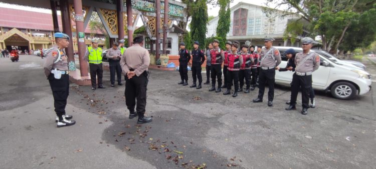 Polresta Palangka Raya melaksanakan pengamanan kegiatan Salat Idul Fitri 1447 H/2026 yang diselenggarakan oleh Persyarikatan Muhammadiyah di Lapangan Sanaman Mantikei, Jalan Dr. Wahidin Sudirohusodo.