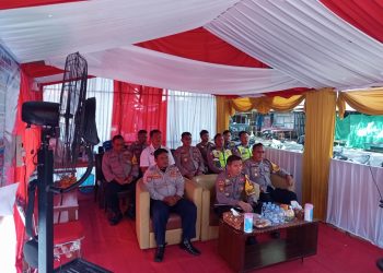 Jajaran Polres Seruyan yang hadir mengikuti vicon antara lain Wakapolres Seruyan Kompol Hendry, S.E.; Kabaglog Polres Seruyan AKP Nelson Halomoan Purba; Kasatpolairud Polres Seruyan AKP Sriyono, S.H.; Kasatlantas Polres Seruyan IPTU Subronto, S.H.; KBO Satresnarkoba Polres Seruyan IPTU Dwi Priyono, S.H.; Kasiwas Polres Seruyan IPDA Adhi Sri Harta; KBO Satlantas Polres Seruyan IPDA Edi Purwanto; serta personel Polres Seruyan.
