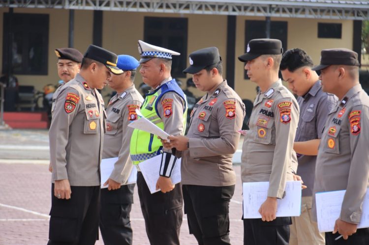 Wakapolres Seruyan Kompol Handri, S.E. memimpin langsung pelaksanaan apel pagi di halaman Mapolres Seruyan pada Rabu 25/3/2026 pukul 08.00 WIB.