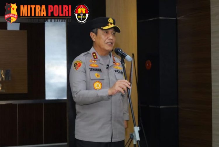 Kegiatan tersebut dipimpin langsung oleh Kapolda Sulsel, Irjen Pol. Djuhandhani Rahardjo Puro, S.H., M.H., didampingi Wakapolda Sulsel Brigjen Pol. Nasri, S.I.K., M.H., serta diikuti para Pejabat Utama dan seluruh jajaran personel Polda Sulsel.