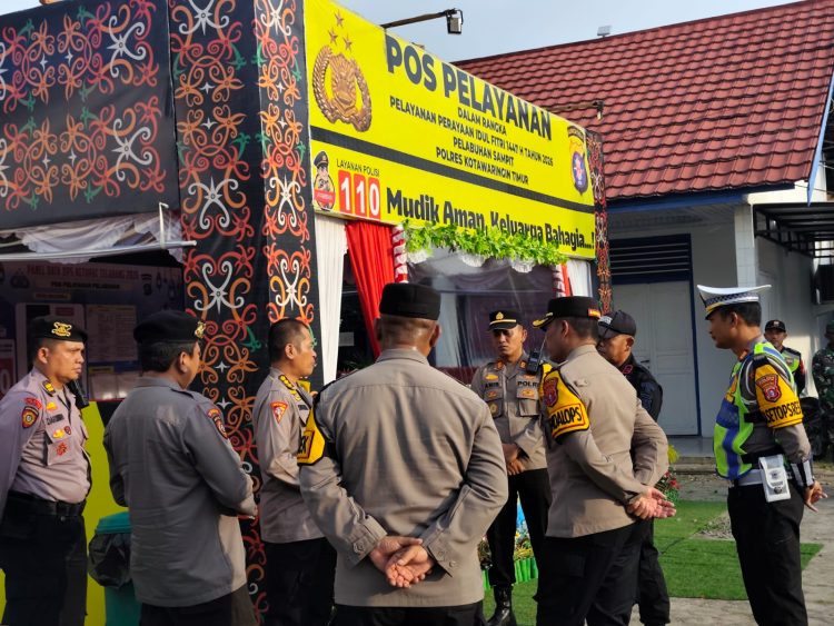 Satuan Lalulintas Polres Kotim melaksanakan pengawalan, pengamanan, dan pengaturan kegiatan kunjungan Karo Ops Polda Kalteng ke Wilkum Polres Kotawaringin Timur