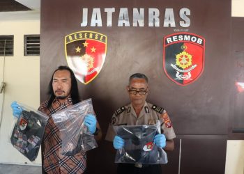 Konferensi pers digelar pada Mapolresta Palangka Raya, Jalan Tjilik Riwut Km. 3,5, Kota Palangka Raya, Kalimantan Tengah, yang dipimpin oleh Kasihumas, AKP Sukrianto dan Kanit Jatanras Satreskrim, Iptu Helmi Hamdani, S.K.M., S.H., M.M., Jumat (27/3/2026) siang.