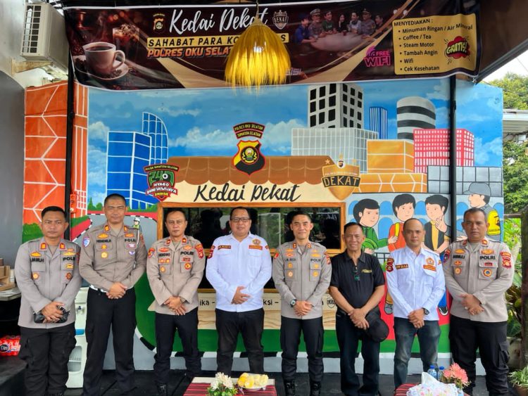 Polres OKU Selatan secara resmi meluncurkan Kedai “DEKAT” (Dedikasi, Etika, Kolaborasi, Aksi, Terpercaya) sebagai inovasi pelayanan humanis dan penguatan stabilitas kamtibmas.
