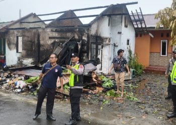 Kejadian kebakaran menimpa rumah warga di Dusun Bandingan, Desa Meri, Kecamatan Kutasari, Kabupaten Purbalingga, Rabu (5/3/2026). Tidak ada korban jiwa akibat kebakaran namun kerugian ditaksir puluhan juta rupiah.