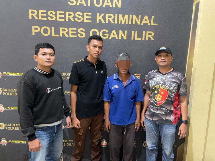 Pelaku diketahui berinisial SL (49), yang merupakan paman korban. Sementara identitas korban tidak dipublikasikan karena masih di bawah umur.