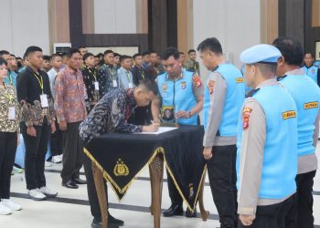 Polda Kalteng) menggelar pengambilan sumpah dan penandatanganan Pakta Integritas penerimaan terpadu anggota Polri Tahun Anggaran 2026, bertempat di Gedung Graha Bhayangkara, Mapolda setempat, Jl. Tjilik Riwut Km.1, Kota Palangka Raya, Selasa (31/3/2026) pagi.
