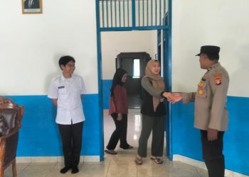 Polsek Bukit Batu melaksanakan patroli sambang ke dapur Makanan Bergizi Gratis di kawasan Jalan Bukit Tunggal, Kelurahan Tangkiling.