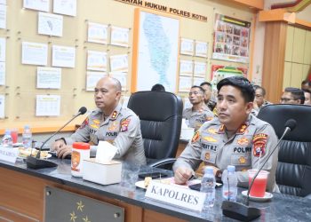 Polres Kotawaringin Timur (Kotim) mengikuti Vidio Conference yang dipimpin langsung oleh Kapolri Jenderal Polisi Drs Listyo Sigit Prabowo M.Si.dan Waka Polri Komjen Pol Prof. Dr. Dedi Prasetiyo,S.H., M. Hum., M.Si.,M.M., yang diikuti oleh Polda dan Polres jajaran, Pada hari Rabu siang (01/04/26).