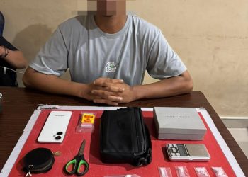 Seorang pria berinisial AS (27) diamankan petugas di kediamannya di Jalan Pinguin VI, Kelurahan Bukit Tunggal, Kecamatan Jekan Raya, Selasa (31/3/2026) sekitar pukul 14.30 WIB.