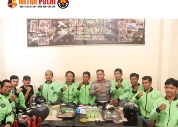 Suasana hangat menyelimuti Warkop Padaidi, Jalan Masjid Raya Sengkang, Kecamatan Tempe, saat Dirgakkum Korlantas Polri, Brigjen Pol. Faisal, S.I.K., M.H., menggelar kunjungan kerja pada Kamis (2/4/2026).