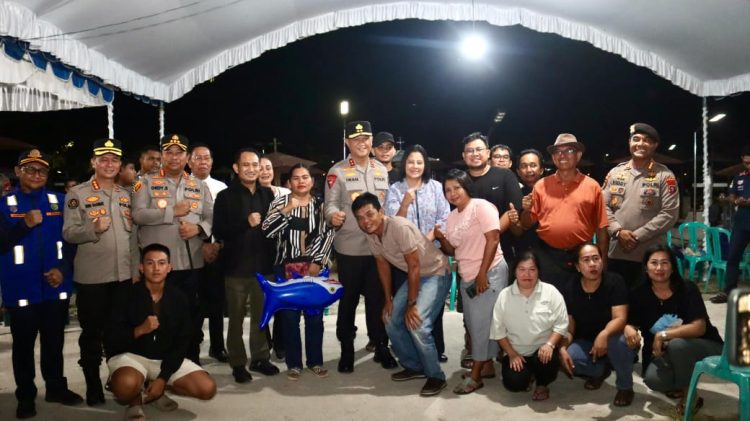 Kapolda Kalimantan Tengah (Kalteng) Irjen Pol Iwan Kurniawan, S.IK., M.Si. meninjau langsung pelaksanaan pengamanan rangkaian ibadah Hari Paskah 2026 di Kota Palangka Raya, Minggu (5/4/2026).