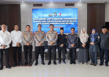 Penghargaan yang diberikan oleh Ketua Bawaslu RI Dr. Rahmat Bagja melalui Ketua Bawaslu Kalteng Satriadi, tersebut diterima Kapolda Kalteng usai kegiatan silaturahmi bertempat di Lobi Mapolda setempat, Jl. Tjilik Riwut Km.1, Kota Palangka Raya, Senin (6/4/2026).
