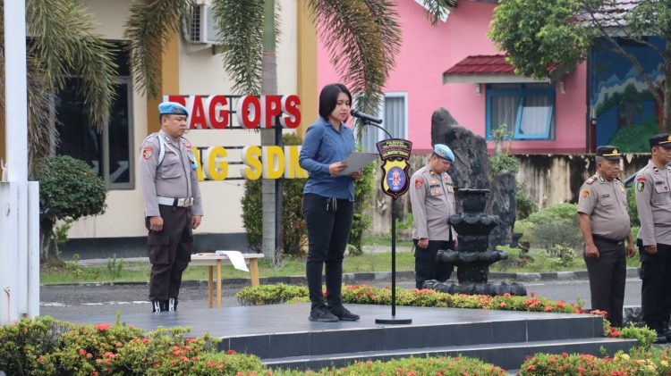 Kegiatan di lapangan Mapolresta Jalan Tjilik Riwut Km. 3,5 Kota Palangka Raya tersebut, menjadi sarana penyampaian arahan kepada seluruh personel sebelum melaksanakan tugas sehari-hari.