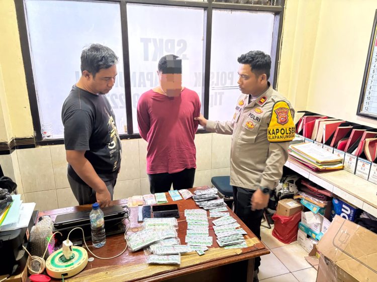 Pelaku Diamankan di Polsek Klapanunggal Dengan Sejumlah Barang Bukti.