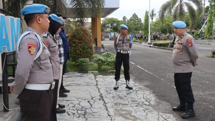 Kasipropam Polresta Palangka Raya, Polda Kalteng, Iptu Priyoko, S.Pd., S.I.P., berkesempatan untuk memimpin pelaksanaan apel satuan fungsi (satfung) dari Seksi Profesi dan Pengamanan (Sipropam) yang dikomandonya.